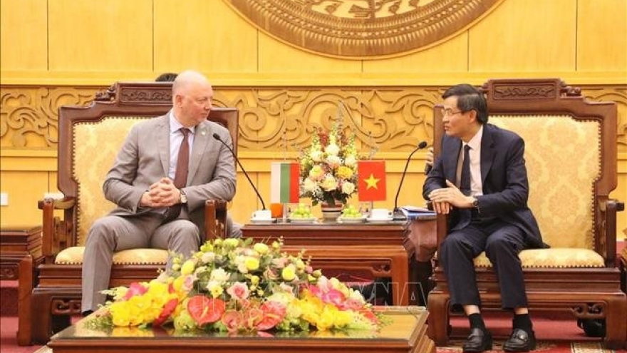 Bulgarian National Assembly leader visits Ninh Binh province